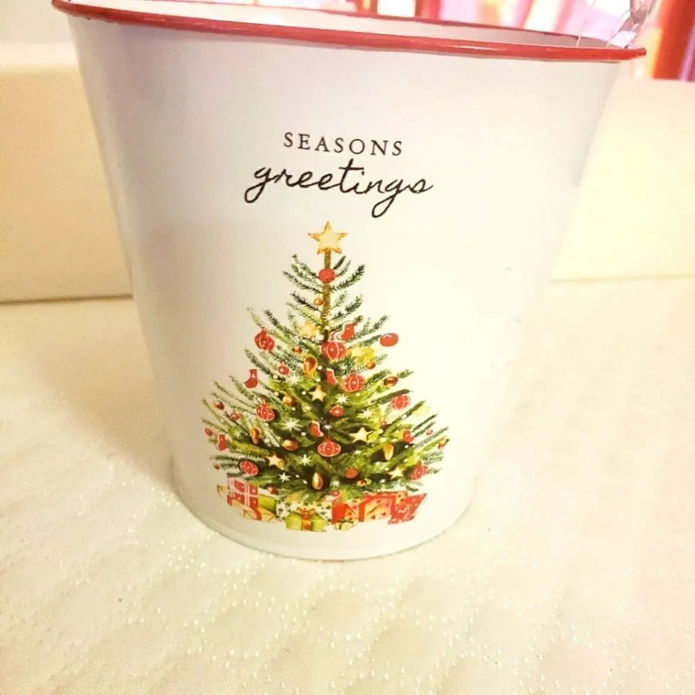 Ashland Christmas Iron Bucket with Handle